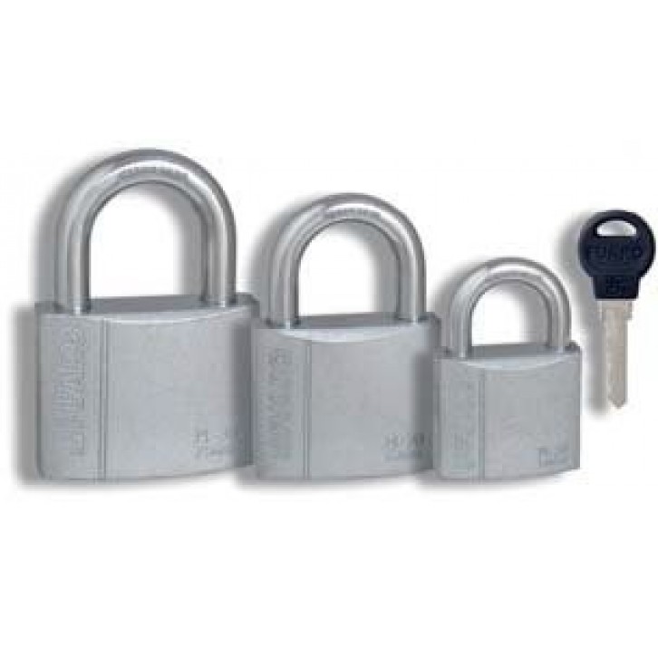 Замок навесной PL-3025 (25мм) 2 "англ." кл. БЛИСТЕР 12шт. Замок навесной PL-3025 (25мм) 2 "англ." кл. БЛИСТЕР 12шт.